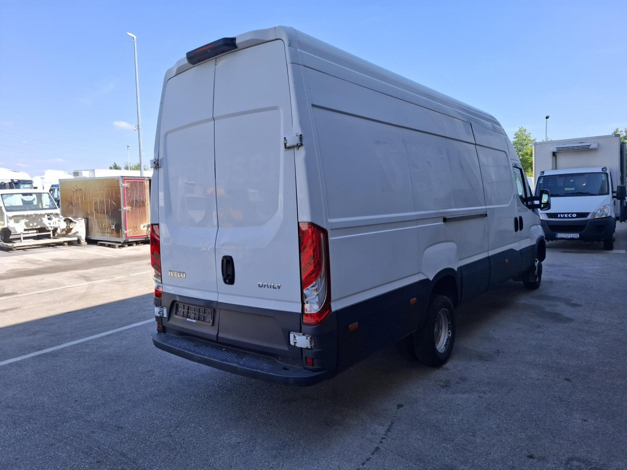 IVECO Daily 35C16V - Furgoneta de pasajeros: foto 3 IVECO Daily 35C16V - Furgoneta de pasajeros: foto 3