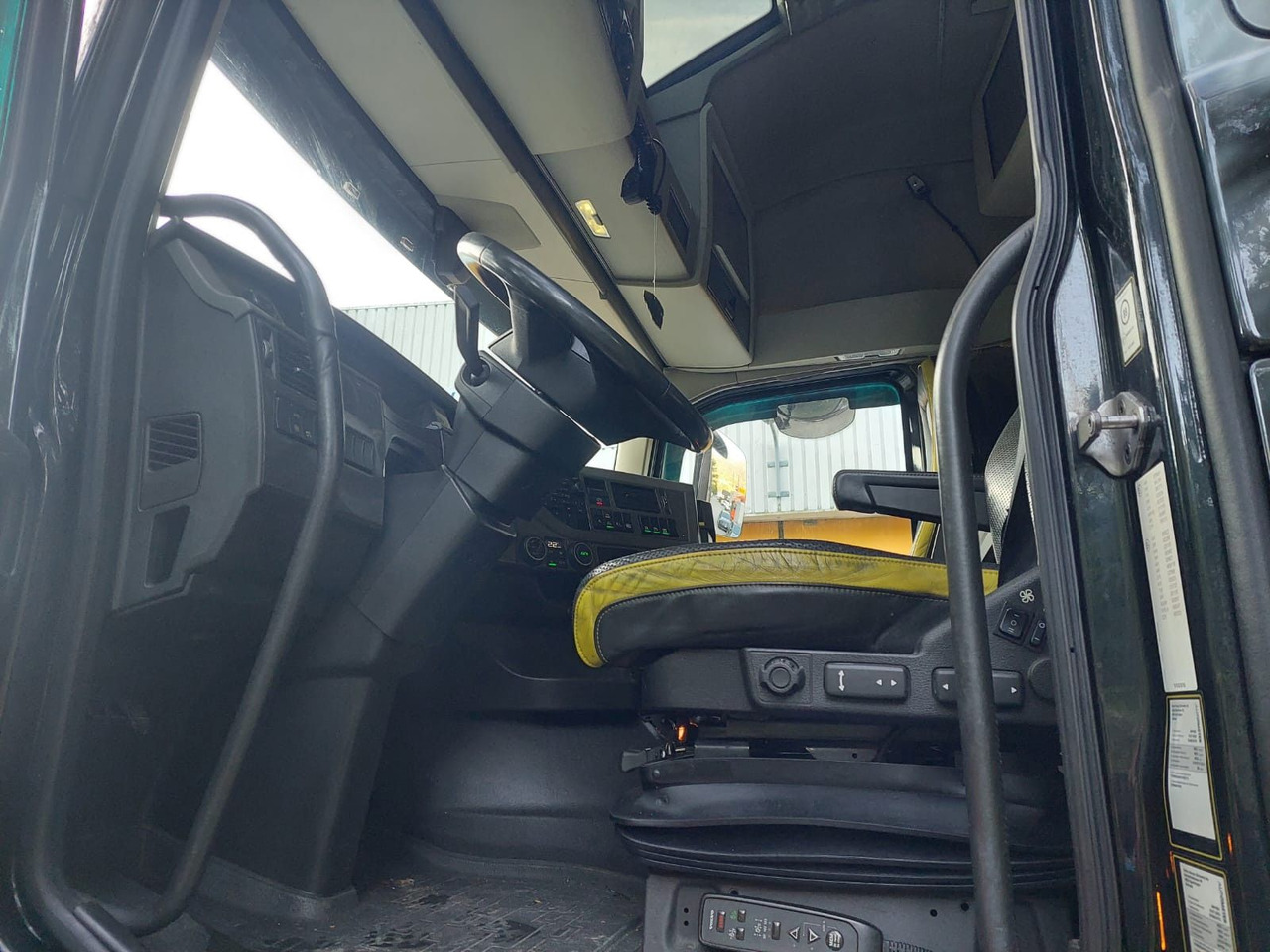 Cabeza tractora Volvo FH16-650 4x2, Euro 6, VEB, airbrush: foto 9