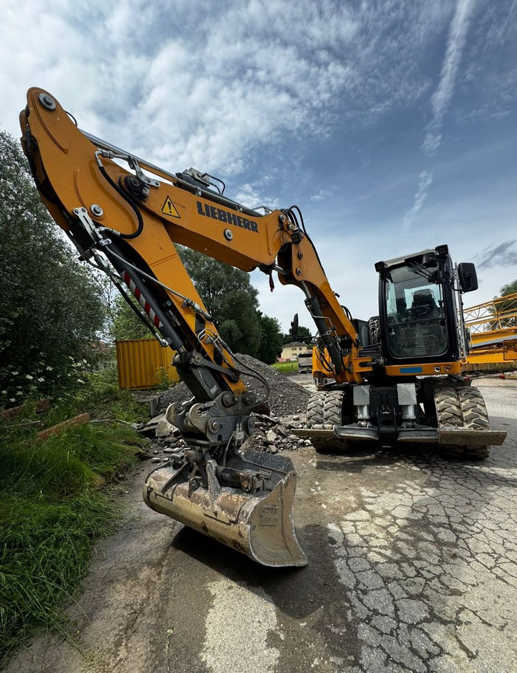 Liebherr A910 Compact Litronic,3 Schaufeln,Schnellwechsle - Excavadora de ruedas: foto 2 Liebherr A910 Compact Litronic,3 Schaufeln,Schnellwechsle - Excavadora de ruedas: foto 2