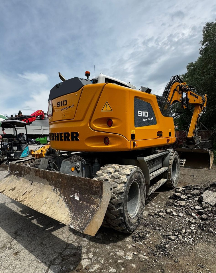 Liebherr A910 Compact Litronic,3 Schaufeln,Schnellwechsle - Excavadora de ruedas: foto 4 Liebherr A910 Compact Litronic,3 Schaufeln,Schnellwechsle - Excavadora de ruedas: foto 4