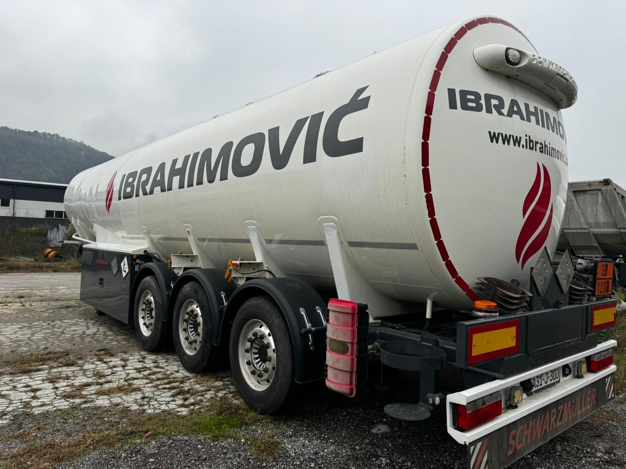 Schwarzmüller 5 Kammern, ADR, Treibstoff Fuel - Semirremolque cisterna: foto 3 Schwarzmüller 5 Kammern, ADR, Treibstoff Fuel - Semirremolque cisterna: foto 3