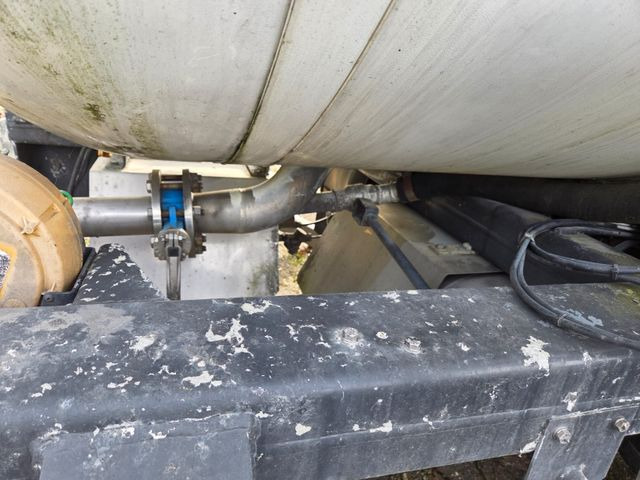 Schwarzmüller TS 3/E, ADR, Bitumen, 1 Kammer - Semirremolque cisterna: foto 5 Schwarzmüller TS 3/E, ADR, Bitumen, 1 Kammer - Semirremolque cisterna: foto 5