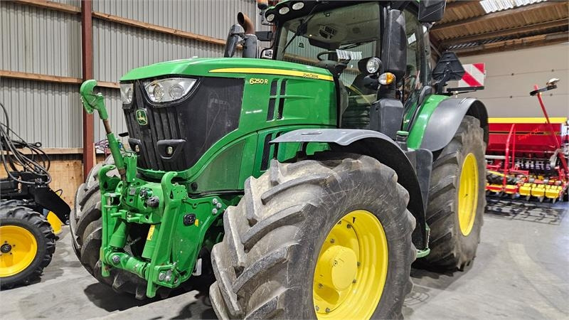 John Deere 6250R Ultimate Edition - Tractor: foto 1 John Deere 6250R Ultimate Edition - Tractor: foto 1