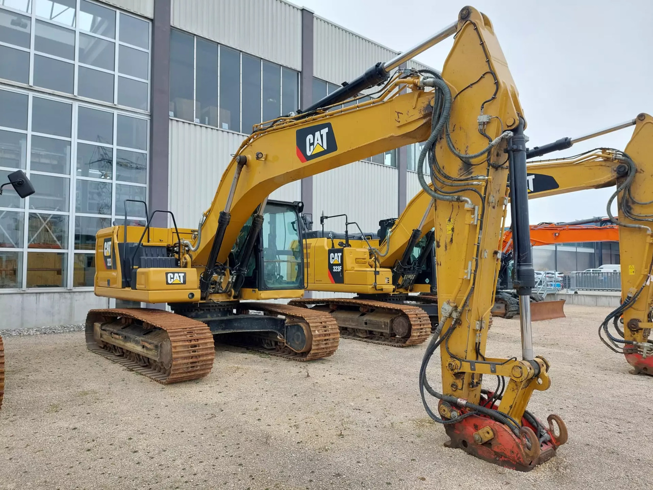 2019 Caterpillar 323 - Excavadora de cadenas: foto 2 2019 Caterpillar 323 - Excavadora de cadenas: foto 2