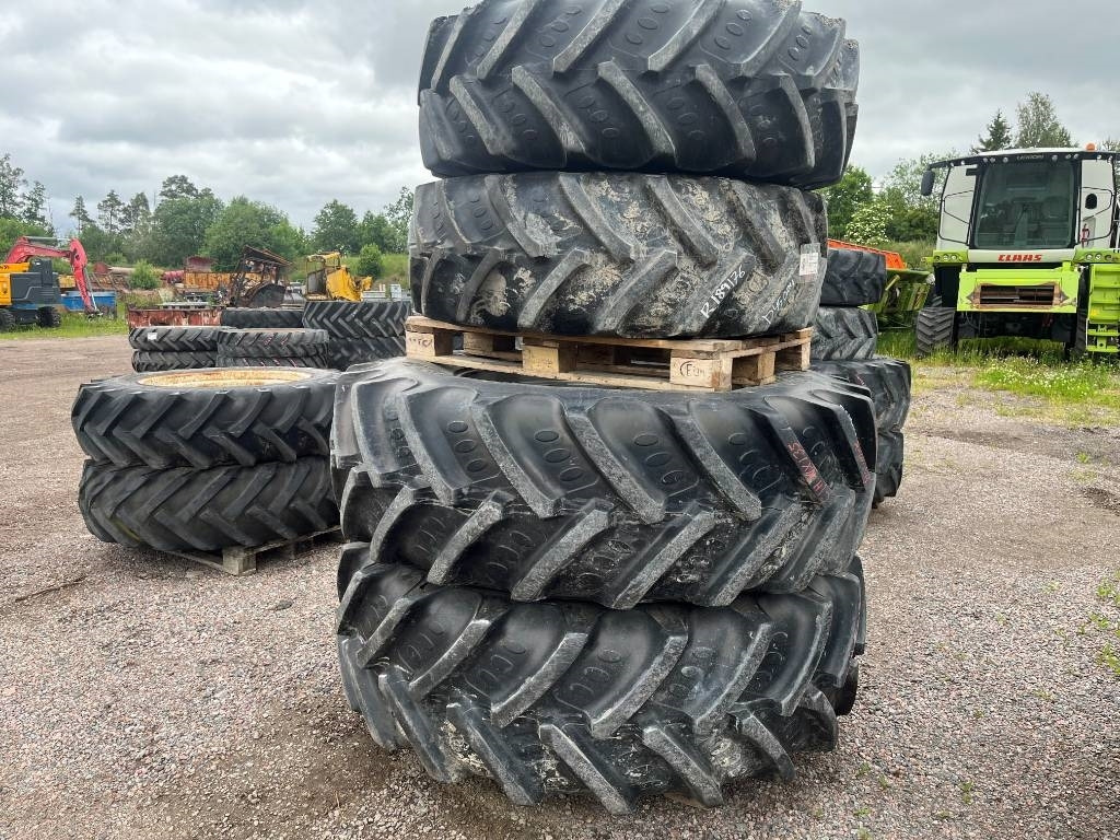 Agrimax 650/65-38 420/85-28 till Case MX 135 - Neumático para Maquinaria agrícola: foto 1 Agrimax 650/65-38 420/85-28 till Case MX 135 - Neumático para Maquinaria agrícola: foto 1