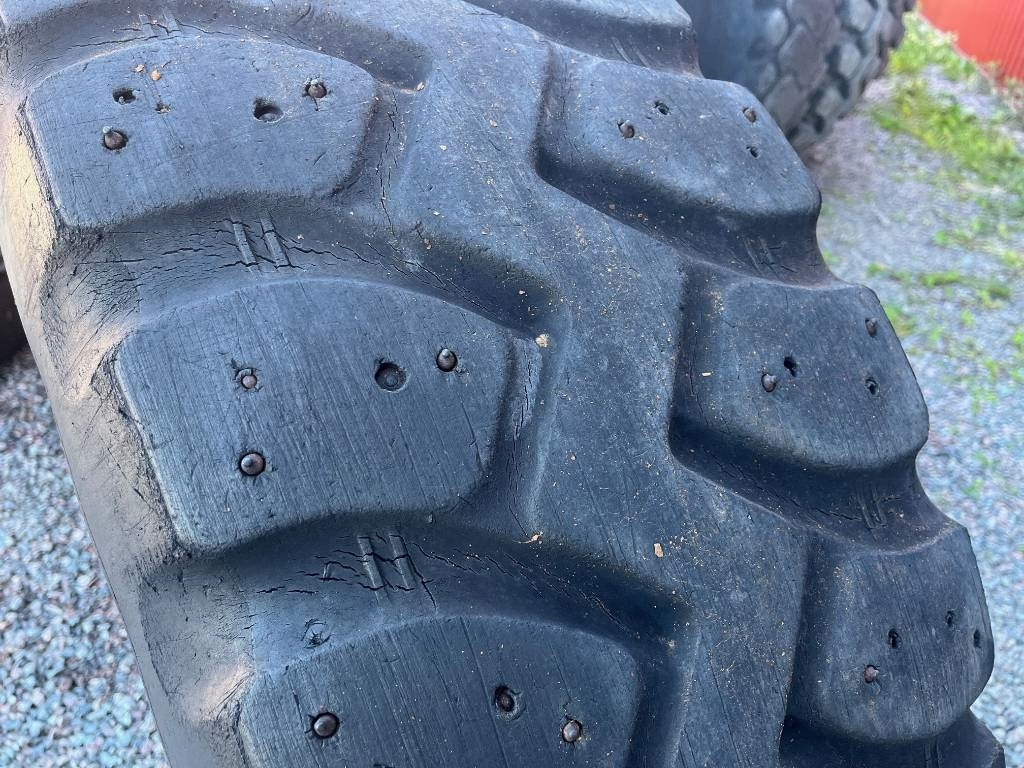 Goodyear 15,5-R25 till Zettelmeyer 802 - Neumático para Maquinaria de construcción: foto 2 Goodyear 15,5-R25 till Zettelmeyer 802 - Neumático para Maquinaria de construcción: foto 2