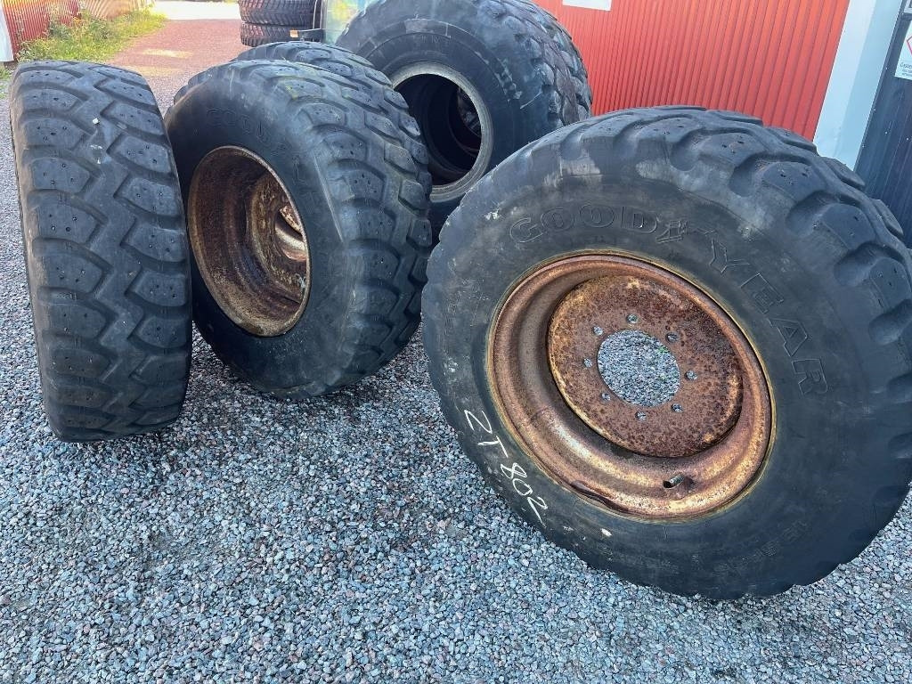 Goodyear 15,5-R25 till Zettelmeyer 802 - Neumático para Maquinaria de construcción: foto 4 Goodyear 15,5-R25 till Zettelmeyer 802 - Neumático para Maquinaria de construcción: foto 4