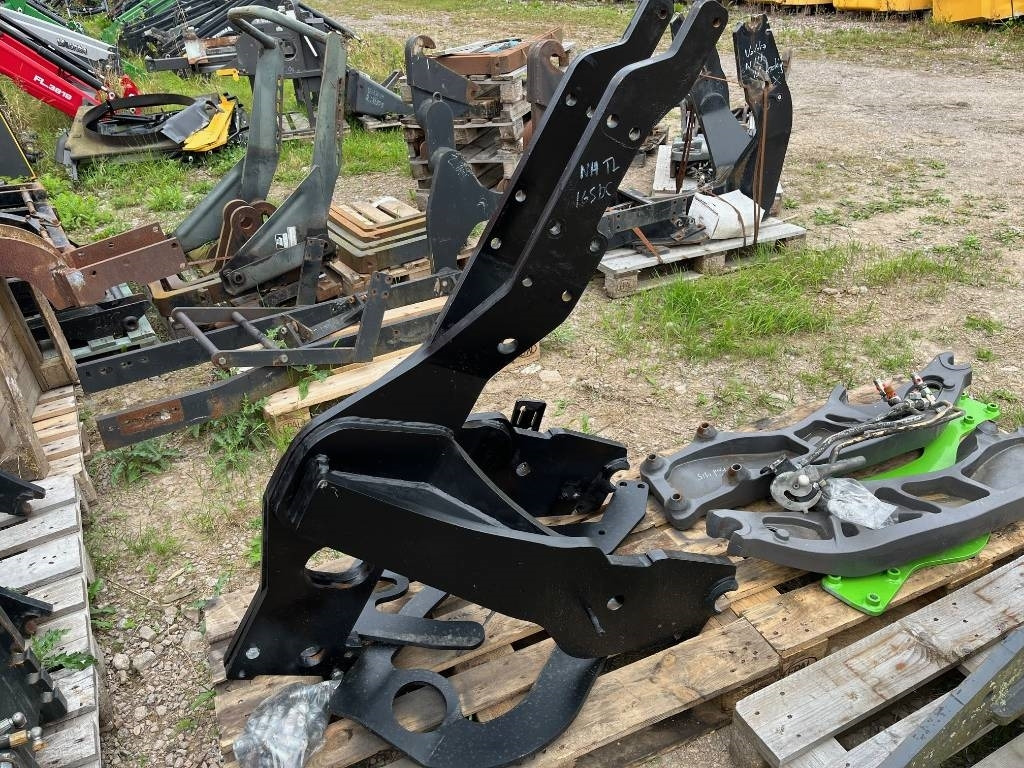 Lastarfäste Trima Ålö Quicke till New Holland T6 1 - Cargador frontal para tractor: foto 3 Lastarfäste Trima Ålö Quicke till New Holland T6 1 - Cargador frontal para tractor: foto 3