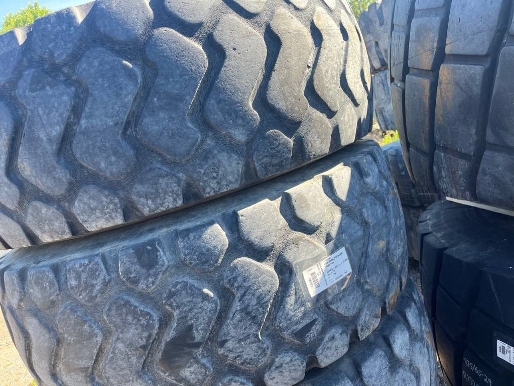 Michelin XHA 15,5-R25 till Volvo L50E C D B - Neumático para Maquinaria de construcción: foto 3 Michelin XHA 15,5-R25 till Volvo L50E C D B - Neumático para Maquinaria de construcción: foto 3