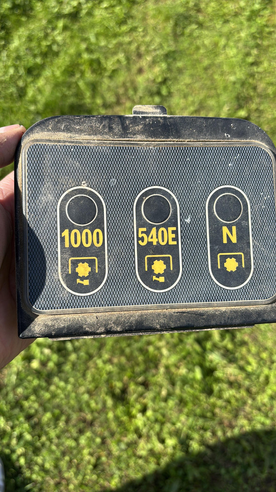 AGCO Massey Ferguson MF 8450 8460 8480 Konsola Panel Sterowania WOM 4277367M2 3907423M91 - Cabina e interior para Maquinaria agrícola: foto 1 AGCO Massey Ferguson MF 8450 8460 8480 Konsola Panel Sterowania WOM 4277367M2 3907423M91 - Cabina e interior para Maquinaria agrícola: foto 1