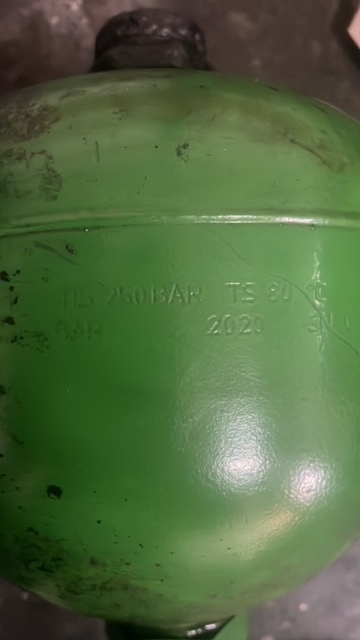 Akumulator gazowy John Deere - Acumulador para Maquinaria agrícola: foto 1 Akumulator gazowy John Deere - Acumulador para Maquinaria agrícola: foto 1