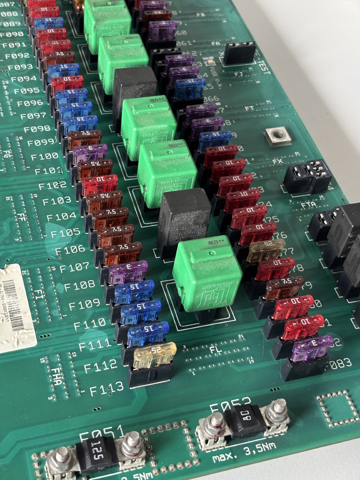 CLAAS 0000173011 Centrala Elektryczna Zentralelektrik - Unidad de control para Maquinaria agrícola: foto 3 CLAAS 0000173011 Centrala Elektryczna Zentralelektrik - Unidad de control para Maquinaria agrícola: foto 3