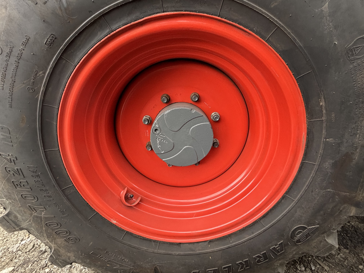 CLAAS Scorpion FELGA DW16Lx24 DW 16 L x 24 16x24 8 szpilek - Llanta para Maquinaria agrícola: foto 2 CLAAS Scorpion FELGA DW16Lx24 DW 16 L x 24 16x24 8 szpilek - Llanta para Maquinaria agrícola: foto 2