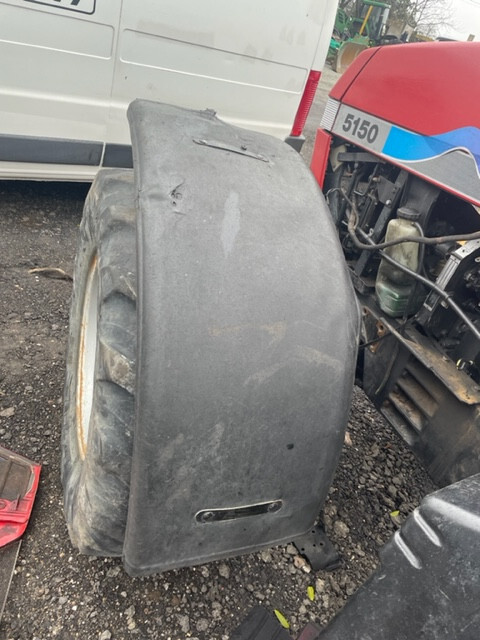 Case 5110-5150 błotniki stelaźe części - Guardabarros para Maquinaria agrícola: foto 1 Case 5110-5150 błotniki stelaźe części - Guardabarros para Maquinaria agrícola: foto 1