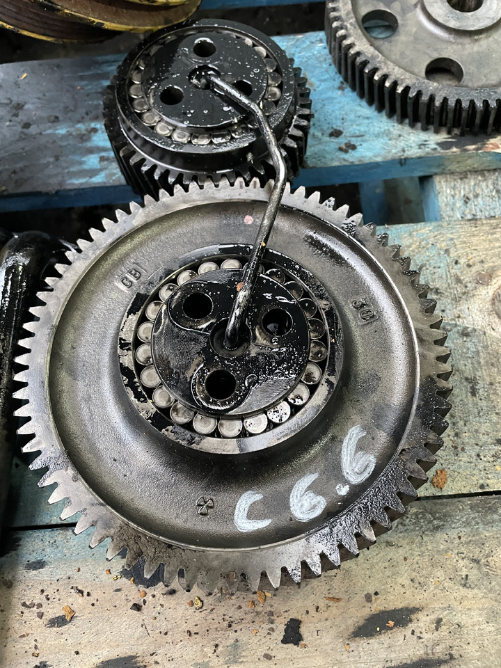 Caterpillar Cat Perkins 1106D C6.6 - koło zębate - Transmisión para Maquinaria de construcción: foto 1 Caterpillar Cat Perkins 1106D C6.6 - koło zębate - Transmisión para Maquinaria de construcción: foto 1