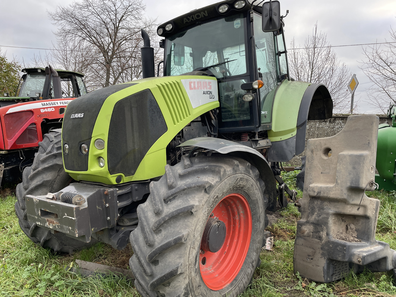 Claas Axion 810 - części - tłumik wydech - Silenciador para Tractor: foto 2 Claas Axion 810 - części - tłumik wydech - Silenciador para Tractor: foto 2