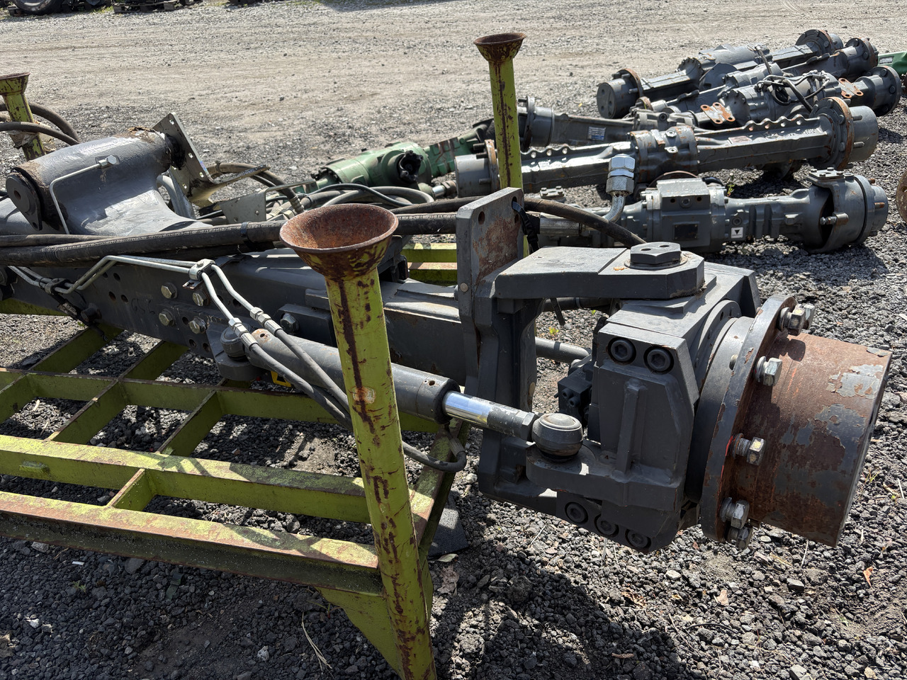 Claas Lexion 600 700 - kompletna tylna oś napędowa 0007705892 0770589.2 - Eje posterior: foto 4 Claas Lexion 600 700 - kompletna tylna oś napędowa 0007705892 0770589.2 - Eje posterior: foto 4