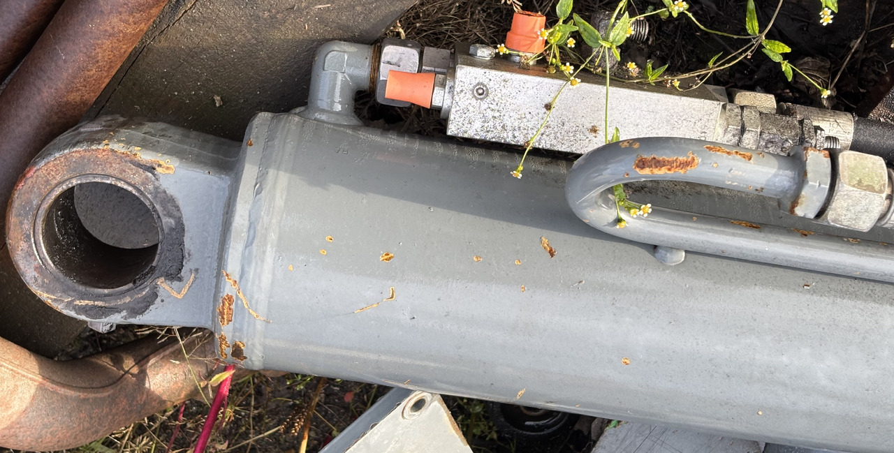 Claas Scorpion 7040 Siłownik Podnoszenia Siłownik Wyrównania 0013003700  0013003720 - Cilindro hidráulico para Manipulador telescópico: foto 4 Claas Scorpion 7040 Siłownik Podnoszenia Siłownik Wyrównania 0013003700  0013003720 - Cilindro hidráulico para Manipulador telescópico: foto 4