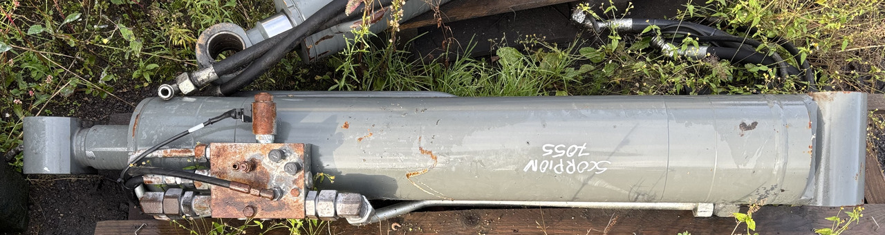 Claas Scorpion 7055 Siłownik Podnoszenia 0013048390   00 1304 839 0 - Cilindro hidráulico para Manipulador telescópico: foto 1 Claas Scorpion 7055 Siłownik Podnoszenia 0013048390   00 1304 839 0 - Cilindro hidráulico para Manipulador telescópico: foto 1