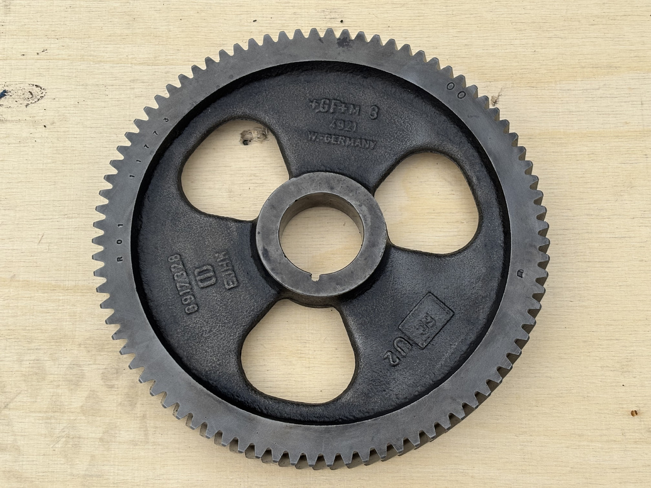 Cummins 8.3 6CT 6CTA 6CTAA Koło zębate wałka rozrządu 3918777 3907677 3917328 3901967 ORYGINAŁ - Árbol de levas para Maquinaria agrícola: foto 1 Cummins 8.3 6CT 6CTA 6CTAA Koło zębate wałka rozrządu 3918777 3907677 3917328 3901967 ORYGINAŁ - Árbol de levas para Maquinaria agrícola: foto 1