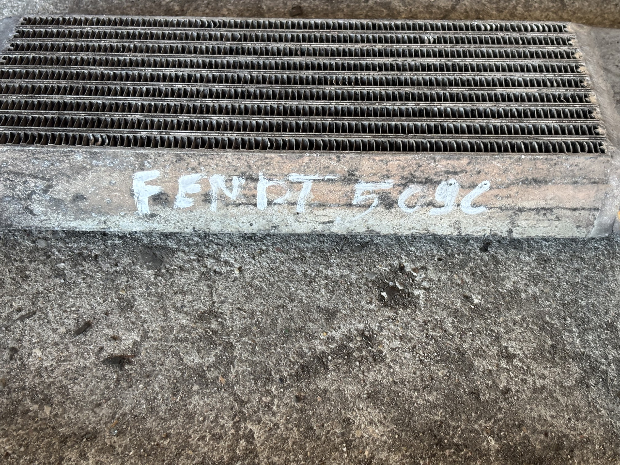 FENDT 509 C 509C Chłodnica - Radiador para Maquinaria agrícola: foto 2 FENDT 509 C 509C Chłodnica - Radiador para Maquinaria agrícola: foto 2