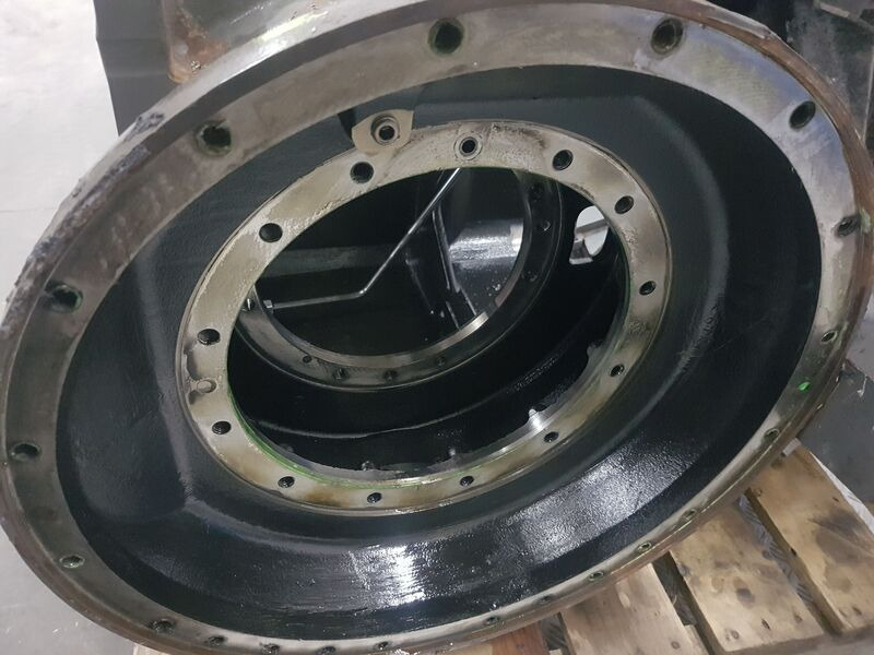 Fendt 818 , 820 obudowa most tylni , 718150051011 - Eje posterior para Maquinaria agrícola: foto 2 Fendt 818 , 820 obudowa most tylni , 718150051011 - Eje posterior para Maquinaria agrícola: foto 2