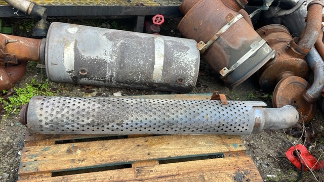 Fendt 927 930 936 Com3 tłumik komin wydech - Silenciador para Maquinaria agrícola: foto 1 Fendt 927 930 936 Com3 tłumik komin wydech - Silenciador para Maquinaria agrícola: foto 1