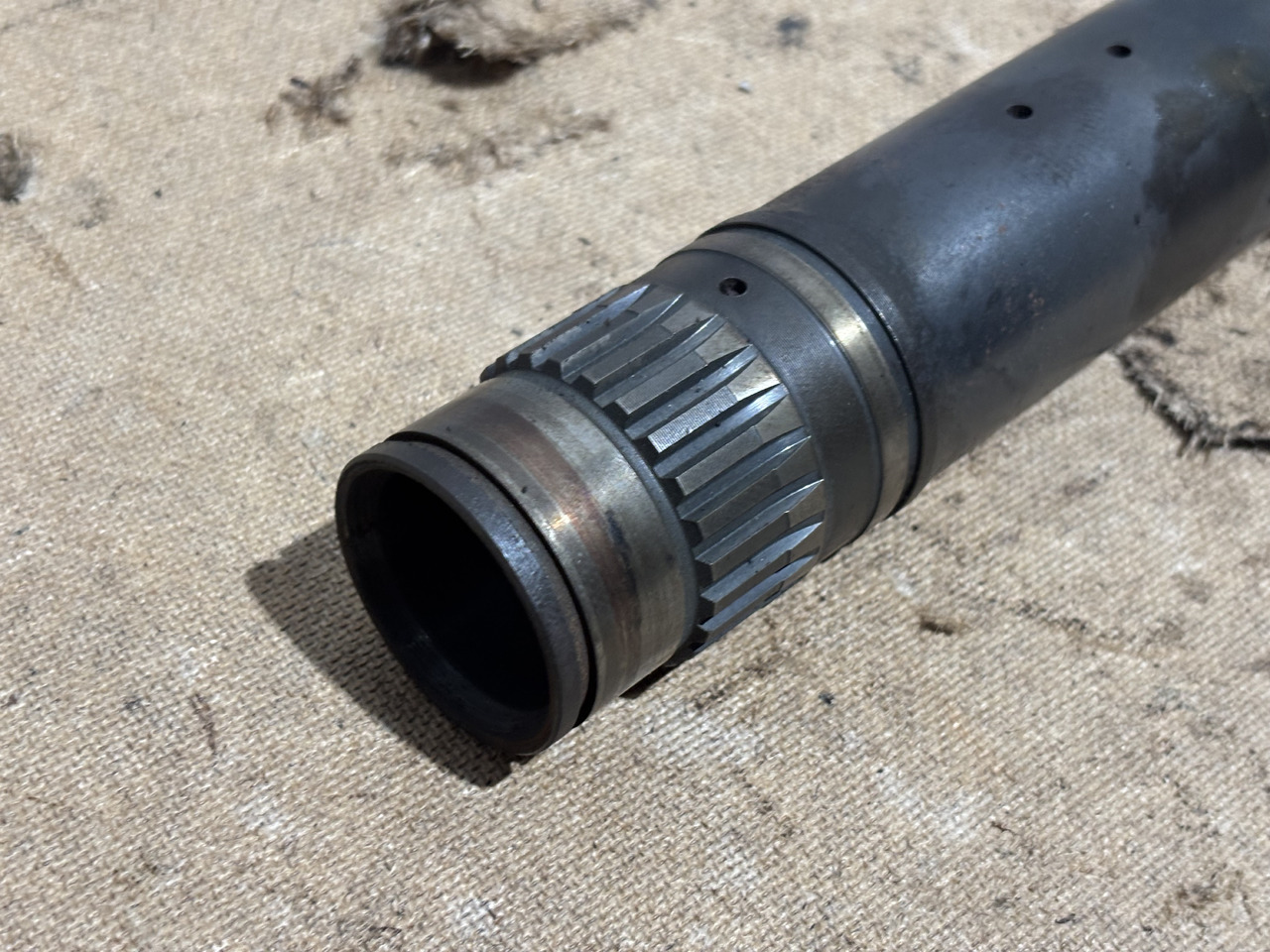 Fendt AGCO 920 924 926 930 Skrzynia Biegów Wał Wałek CZĘŚĆI M934100082040 - Caja de cambios para Maquinaria agrícola: foto 2 Fendt AGCO 920 924 926 930 Skrzynia Biegów Wał Wałek CZĘŚĆI M934100082040 - Caja de cambios para Maquinaria agrícola: foto 2