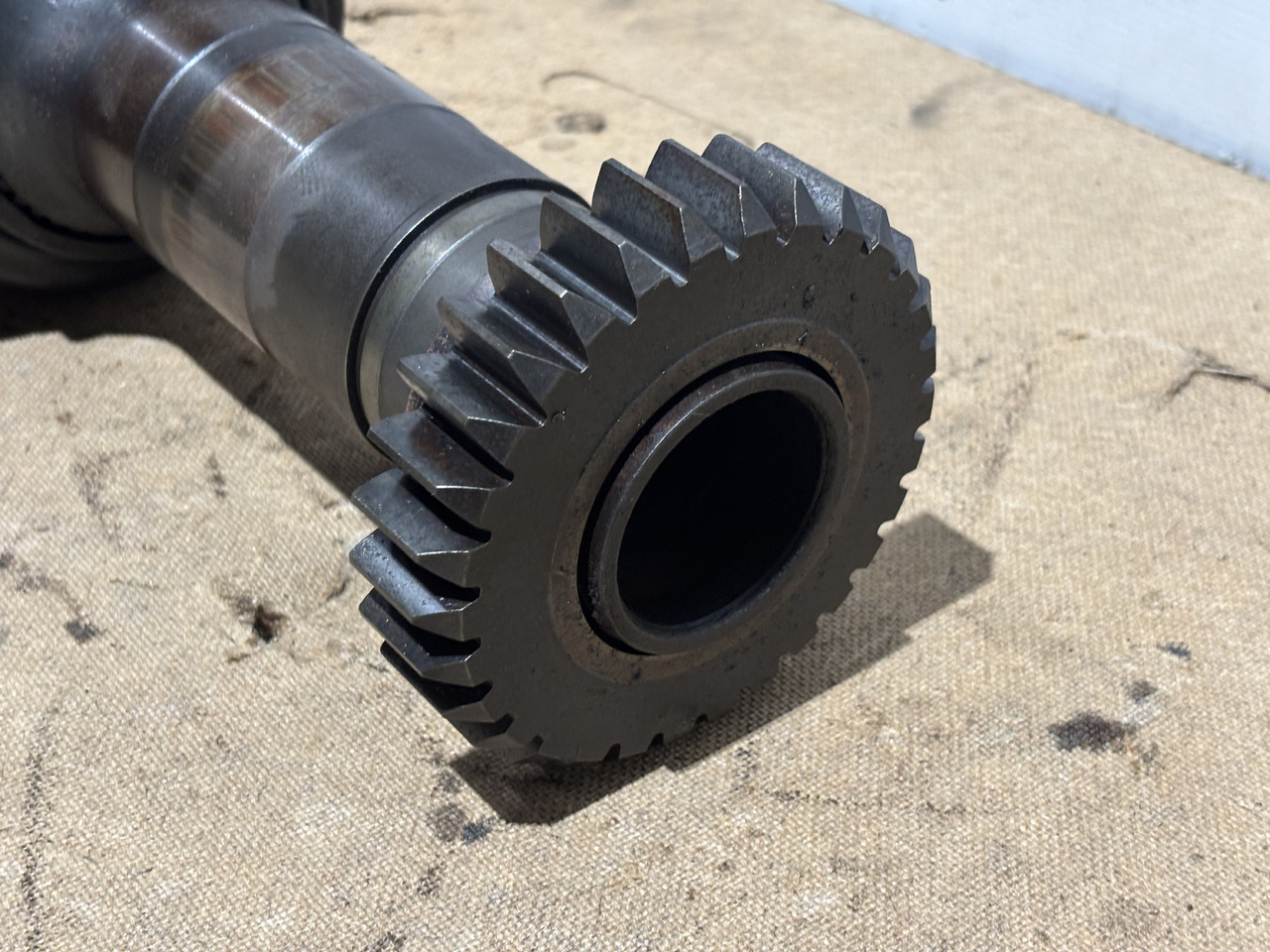 Fendt AGCO 920 924 926 930 Skrzynia Biegów Wał Wałek CZĘŚĆI M934100082040 - Caja de cambios para Maquinaria agrícola: foto 3 Fendt AGCO 920 924 926 930 Skrzynia Biegów Wał Wałek CZĘŚĆI M934100082040 - Caja de cambios para Maquinaria agrícola: foto 3