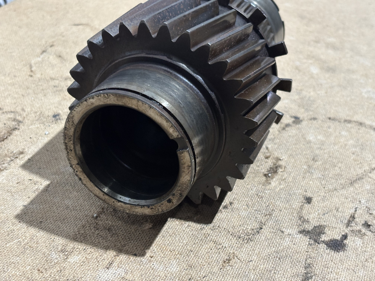 Fendt AGCO 920 924 926 930 Skrzynia Biegów Wał Wałek Tryb CZĘŚĆI M934100082040 - Caja de cambios para Maquinaria agrícola: foto 2 Fendt AGCO 920 924 926 930 Skrzynia Biegów Wał Wałek Tryb CZĘŚĆI M934100082040 - Caja de cambios para Maquinaria agrícola: foto 2