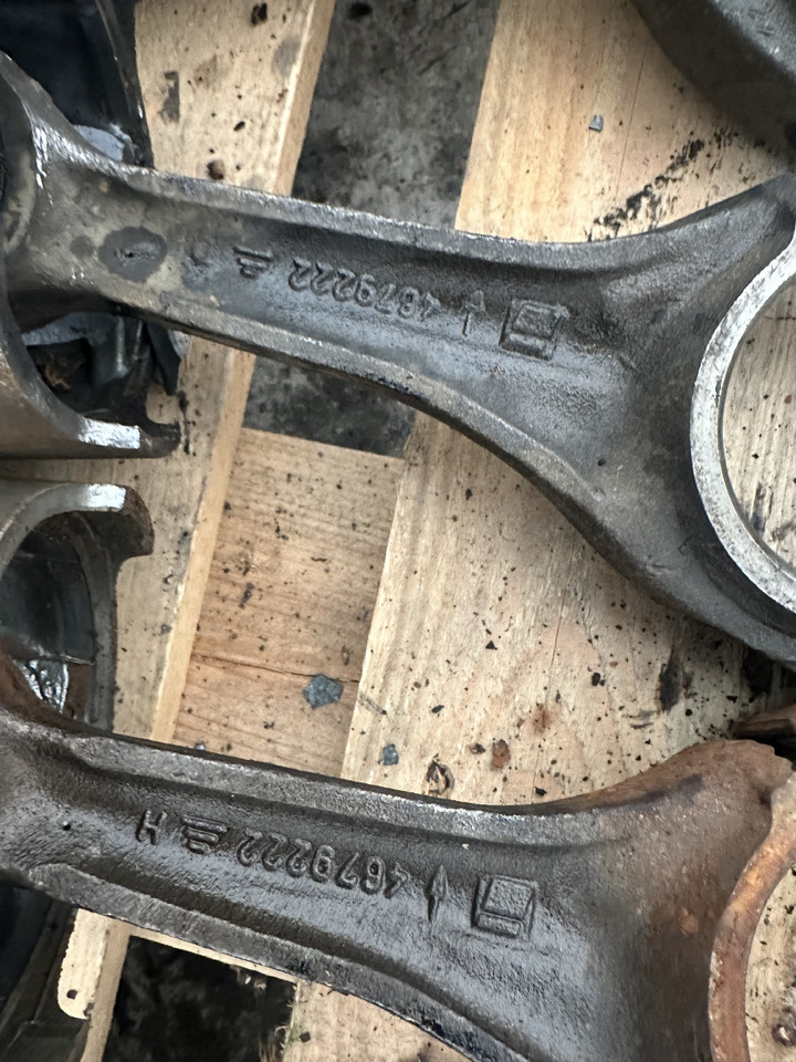 Fiat 780dt Fiat 8045 korbowód koło zamachowe , kolektor wydechowy - Volante de inercia para Maquinaria agrícola: foto 5 Fiat 780dt Fiat 8045 korbowód koło zamachowe , kolektor wydechowy - Volante de inercia para Maquinaria agrícola: foto 5