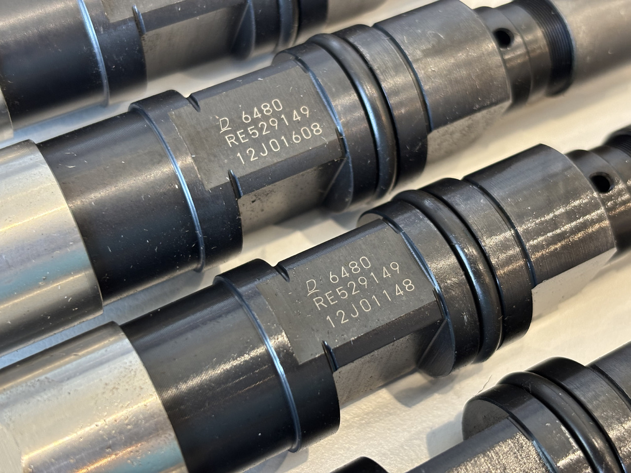 JOHN DEERE Wtryskiwacz RE529149, RE528407, RE546776 Po regeneracji - Inyector para Maquinaria agrícola: foto 2 JOHN DEERE Wtryskiwacz RE529149, RE528407, RE546776 Po regeneracji - Inyector para Maquinaria agrícola: foto 2