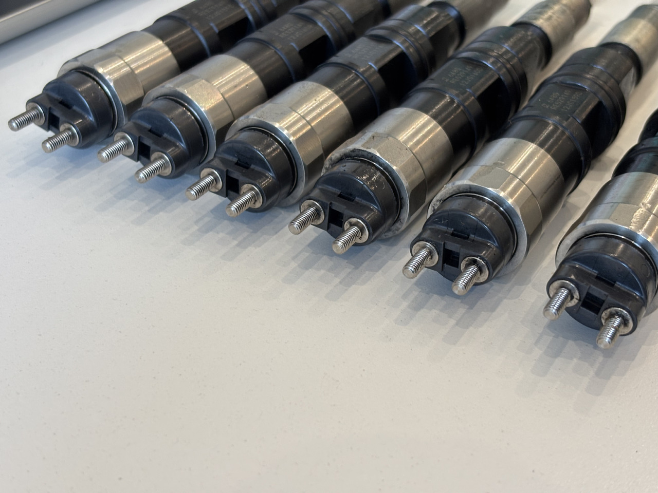 JOHN DEERE Wtryskiwacz RE529149, RE528407, RE546776 Po regeneracji - Inyector para Maquinaria agrícola: foto 1 JOHN DEERE Wtryskiwacz RE529149, RE528407, RE546776 Po regeneracji - Inyector para Maquinaria agrícola: foto 1