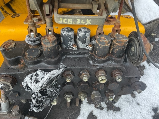 Jcb 3cx rozdzielacz hydrauliczny tylni - Válvula hidráulica para Maquinaria agrícola: foto 5 Jcb 3cx rozdzielacz hydrauliczny tylni - Válvula hidráulica para Maquinaria agrícola: foto 5