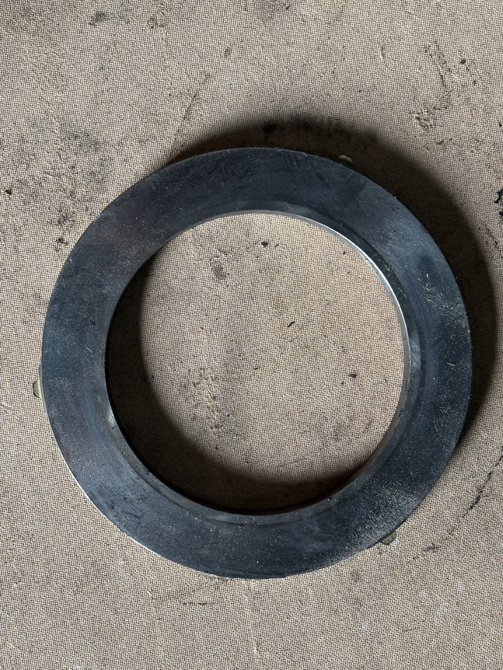 John Deere 6100 6300 6400 6500 6600 Docisk Hamulca Płytka L75651 - Piezas de freno para Maquinaria agrícola: foto 3 John Deere 6100 6300 6400 6500 6600 Docisk Hamulca Płytka L75651 - Piezas de freno para Maquinaria agrícola: foto 3