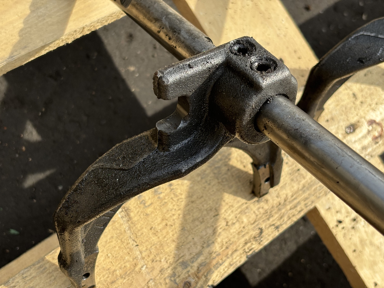 John Deere 6630 5620 5720 5820 Przełącznik Widełki  L111048 - Embrague y piezas para Maquinaria agrícola: foto 3 John Deere 6630 5620 5720 5820 Przełącznik Widełki  L111048 - Embrague y piezas para Maquinaria agrícola: foto 3