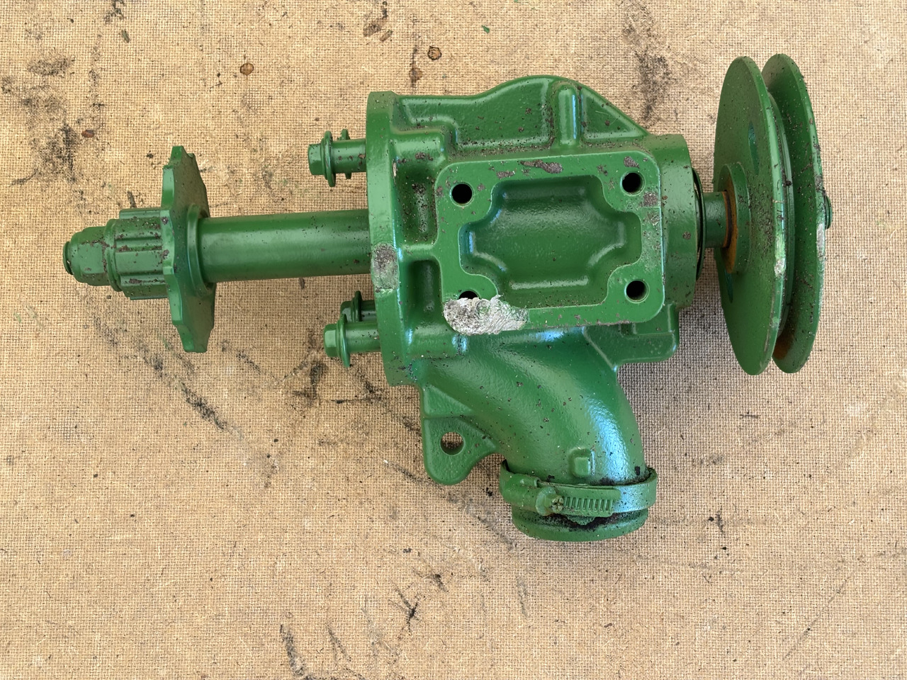 John Deere 8600 Obudowa Łożyska Wał HXE21982 HXE17173 - Piezas del tren de rodaje para Maquinaria agrícola: foto 2 John Deere 8600 Obudowa Łożyska Wał HXE21982 HXE17173 - Piezas del tren de rodaje para Maquinaria agrícola: foto 2