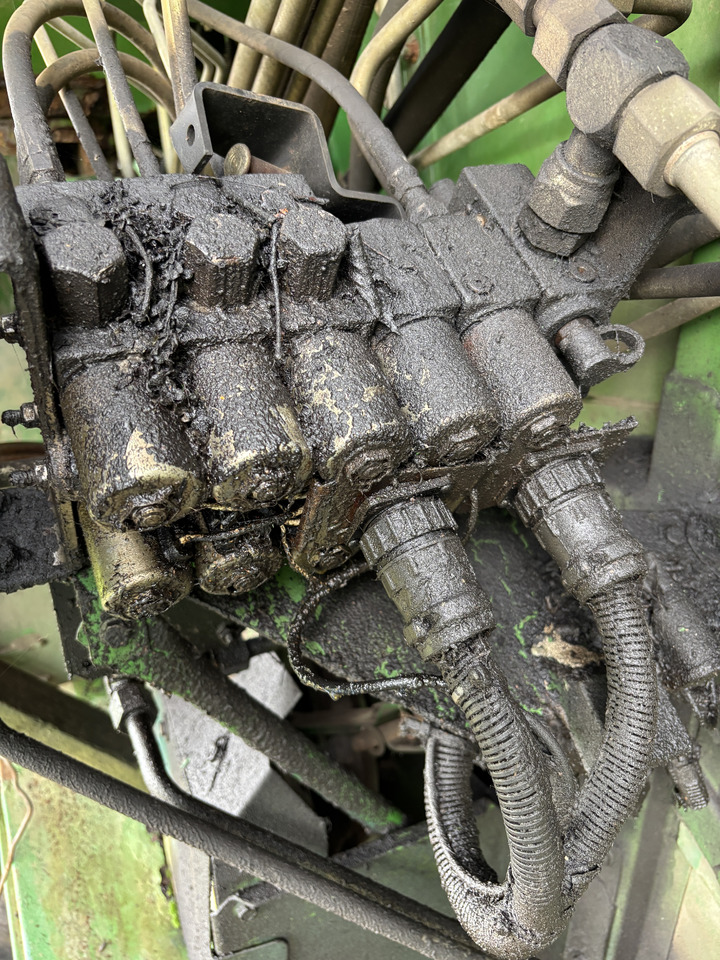 John Deere CTS WTS STS - rozdzielacz hydrauliczny sekcje - Válvula hidráulica para Maquinaria agrícola: foto 1 John Deere CTS WTS STS - rozdzielacz hydrauliczny sekcje - Válvula hidráulica para Maquinaria agrícola: foto 1