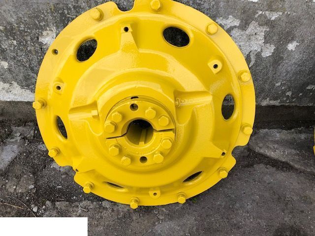 John Deere - Gwiazda Żeliwna Felgi r38 - Llanta para Maquinaria agrícola: foto 3 John Deere - Gwiazda Żeliwna Felgi r38 - Llanta para Maquinaria agrícola: foto 3