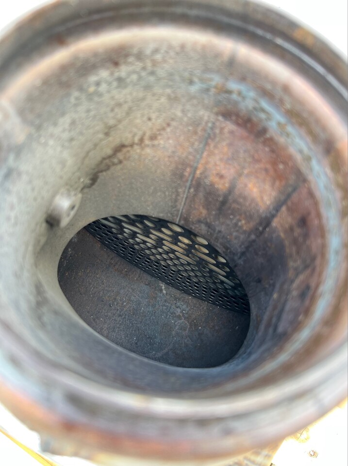 John Deere Katalizator DZ100798 - Convertidor catalítico para Maquinaria agrícola: foto 4 John Deere Katalizator DZ100798 - Convertidor catalítico para Maquinaria agrícola: foto 4