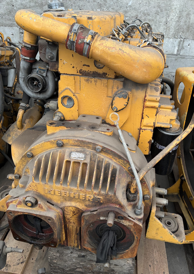 Liebherr D904T D 904 T Silnik Kompletny Blok Koło Zamachowe Wał Korbowy Pokrywa Miska CZĘŚCI - Volante de inercia para Maquinaria agrícola: foto 4 Liebherr D904T D 904 T Silnik Kompletny Blok Koło Zamachowe Wał Korbowy Pokrywa Miska CZĘŚCI - Volante de inercia para Maquinaria agrícola: foto 4