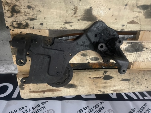 Liebherr D926 przystawka alternatora klimatyzacji L08331C , LO8331C - Sistema de refrigeración para Maquinaria de construcción: foto 3 Liebherr D926 przystawka alternatora klimatyzacji L08331C , LO8331C - Sistema de refrigeración para Maquinaria de construcción: foto 3