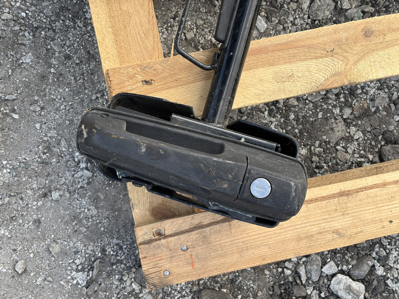 Massey Ferguson 5613 Poręcz Klamka - Carrocería y exterior para Maquinaria agrícola: foto 2 Massey Ferguson 5613 Poręcz Klamka - Carrocería y exterior para Maquinaria agrícola: foto 2