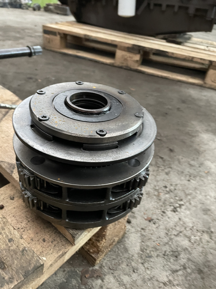 Massey Fergusson 3690 - skrzynia biegów - częśći - Caja de cambios para Maquinaria agrícola: foto 4 Massey Fergusson 3690 - skrzynia biegów - częśći - Caja de cambios para Maquinaria agrícola: foto 4