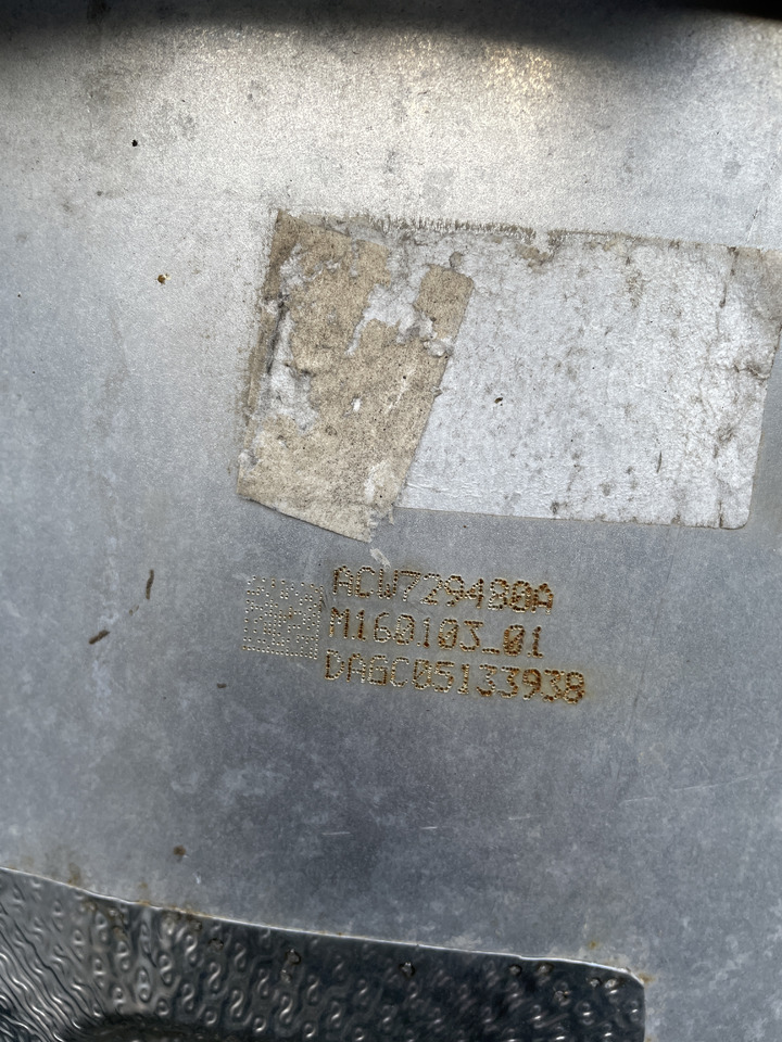 Massey Fergusson 8670 - wydech tłumik - Silenciador para Maquinaria agrícola: foto 4 Massey Fergusson 8670 - wydech tłumik - Silenciador para Maquinaria agrícola: foto 4