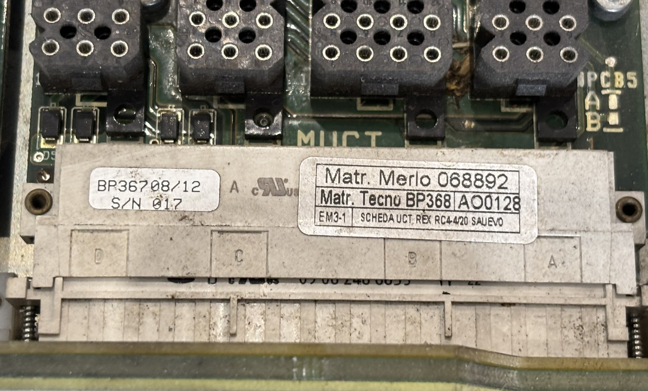 Merlo 068892 Kontroler Płyta Elektroniczna ECU MUGS UGS SGB Sterownik Bezpiecznik - Unidad de control para Maquinaria agrícola: foto 2 Merlo 068892 Kontroler Płyta Elektroniczna ECU MUGS UGS SGB Sterownik Bezpiecznik - Unidad de control para Maquinaria agrícola: foto 2