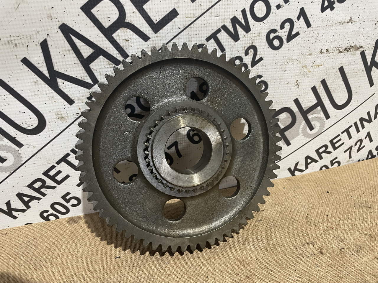 New Holland T6 T7 - koło zębate 87678017 - Transmisión para Maquinaria agrícola: foto 1 New Holland T6 T7 - koło zębate 87678017 - Transmisión para Maquinaria agrícola: foto 1