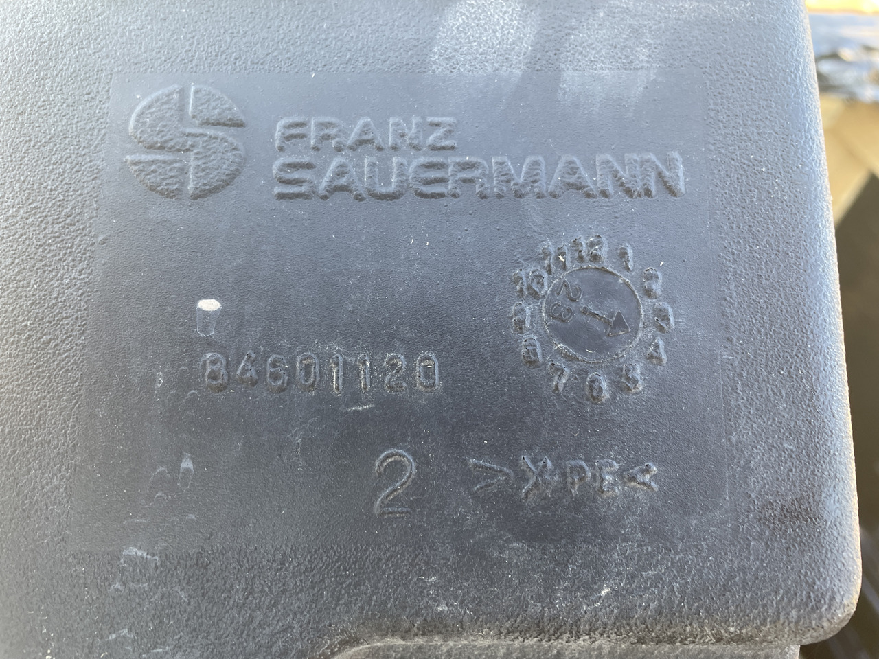 New Holland T7 - zbiornik paliwa 84601120 - Procesamiento de combustible para Maquinaria agrícola: foto 2 New Holland T7 - zbiornik paliwa 84601120 - Procesamiento de combustible para Maquinaria agrícola: foto 2