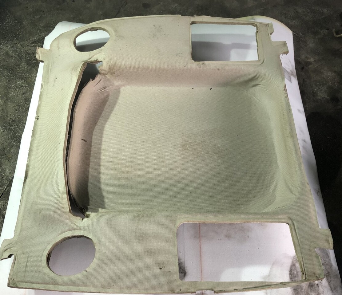 Podsufitka John Deere 7530 - Carrocería y exterior para Maquinaria agrícola: foto 1 Podsufitka John Deere 7530 - Carrocería y exterior para Maquinaria agrícola: foto 1