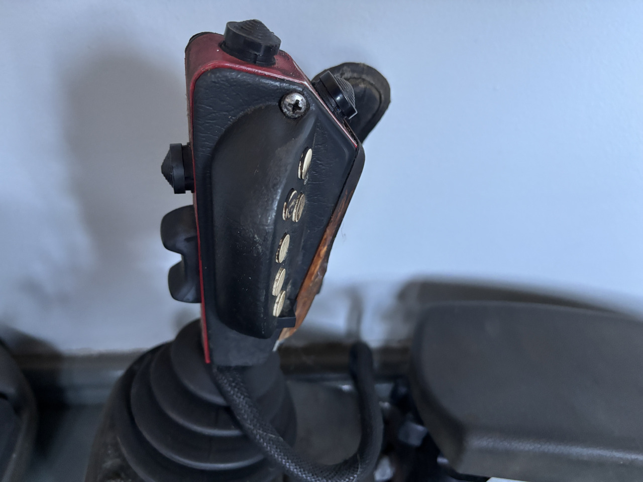 Valmet Harvester - joystick z podłokietnikiem - sterowanie - Palanca de cambio para Maquinaria agrícola: foto 2 Valmet Harvester - joystick z podłokietnikiem - sterowanie - Palanca de cambio para Maquinaria agrícola: foto 2